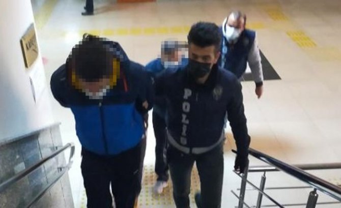 Evlerinde Uyuşturucu Ürettiği Belirlenen 3 Şüpheli Yakalandı