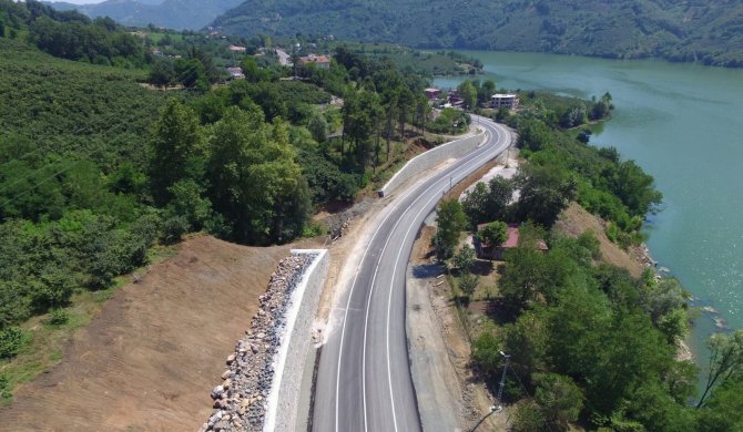 İ̇lçeleri Yakınlaştıran Karayolunun Yüzde 20’si Tamamlandı