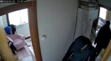 Kartal’da Maskeli Hırsızlar Daire İçi Kameraya Yakalandı