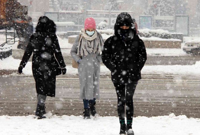 7 Yıl Sonra Bir İlk, Kayseri’de Son 7 Yılın En Yüksek Kar Kalınlığı Ölçüldü