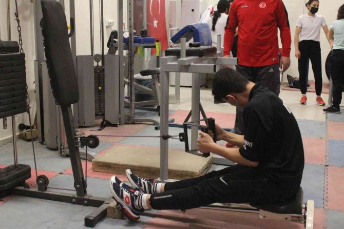 Kilis’ten Bilek Güreşinde Avrupa Ve Dünya Şampiyonalarına Katılarak Altın Madalya İle Dönen Sporcular Destek Bekliyor