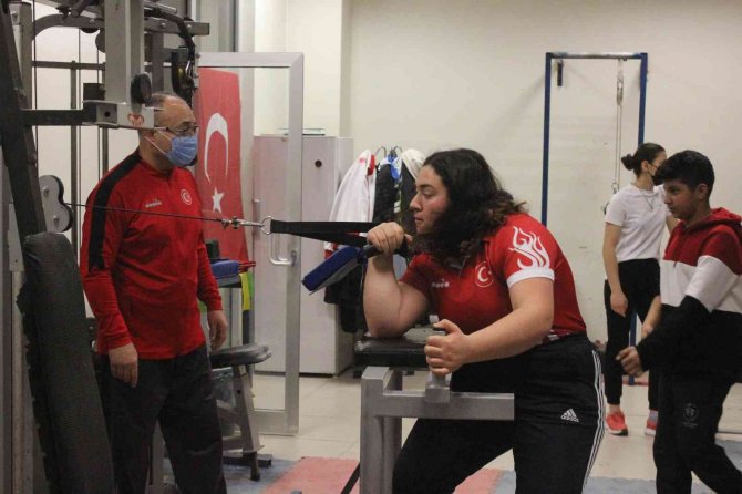 Kilis’ten Bilek Güreşinde Avrupa Ve Dünya Şampiyonalarına Katılarak Altın Madalya İle Dönen Sporcular Destek Bekliyor
