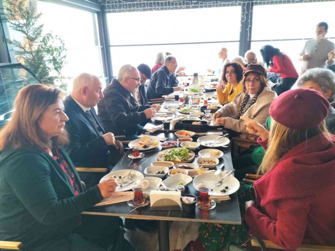 Muğlalı Şair Ve Yazarlar Akyaka’da Buluştu