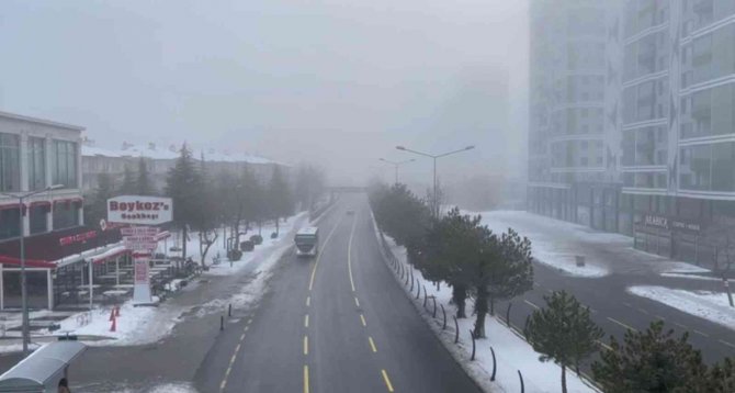 Niğde’de Sis Etkili Oldu