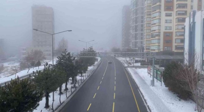 Niğde’de Sis Etkili Oldu