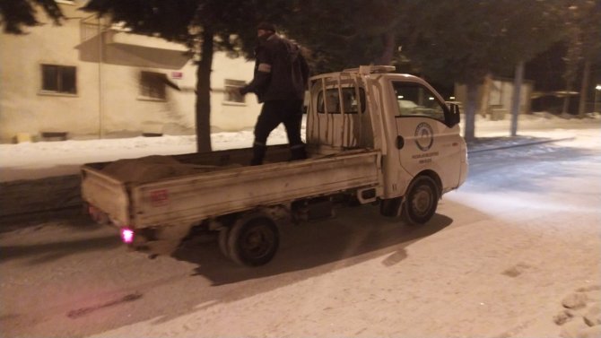 Pazarlar’da Karla Mücadelede 100 Ton Tuz Kullanıldı