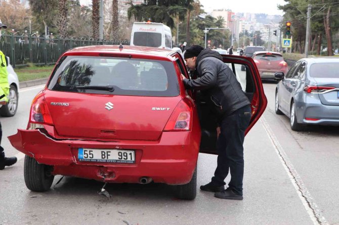 Samsun’da Alkollü Sürücü Otomobile Arkadan Çarpıp Kaçtı