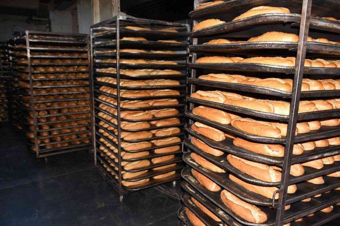 Tarsus Belediyesi Ekmek Üretim Kapasitesini Arttırıyor