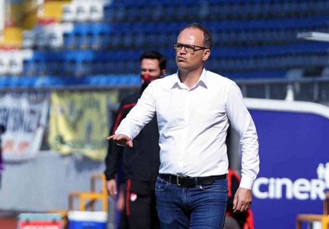 İ̇rfan Buz: “Sumudica Yaptıklarıyla Ülkemizde Belli Bir Profili Ayaklar Altına Alıyor”