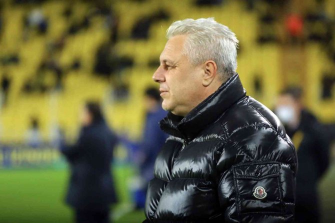 İ̇rfan Buz: “Sumudica Yaptıklarıyla Ülkemizde Belli Bir Profili Ayaklar Altına Alıyor”