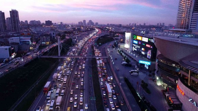 Dünya’nın En Yoğun Trafiğine Sahip 5. Şehri İ̇stanbul Oldu