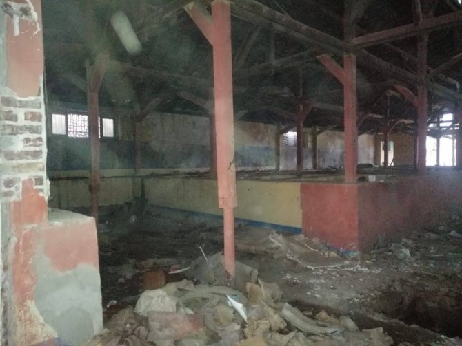 Erdek’te Marmarabirlik Eski Binası Yıkılıyor