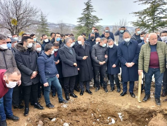 Bakan Soylu, Ak Partili Ceylan’ın Babasının Cenazesine Katıldı