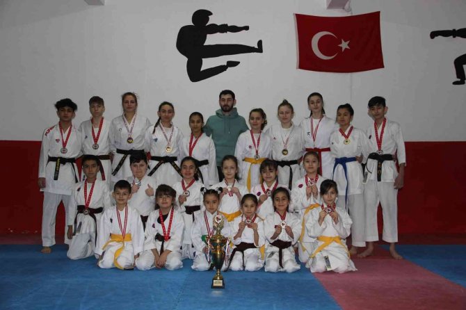 Manisalı Karatecilerin Hedefi Önce Türkiye Ardından Avrupa Şampiyonluğu