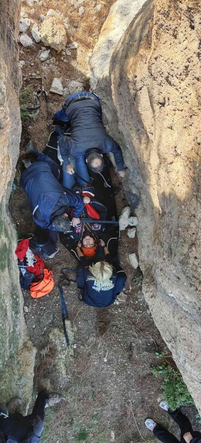 Foça Kayalıklarında Arama Kurtarma Tatbikatı