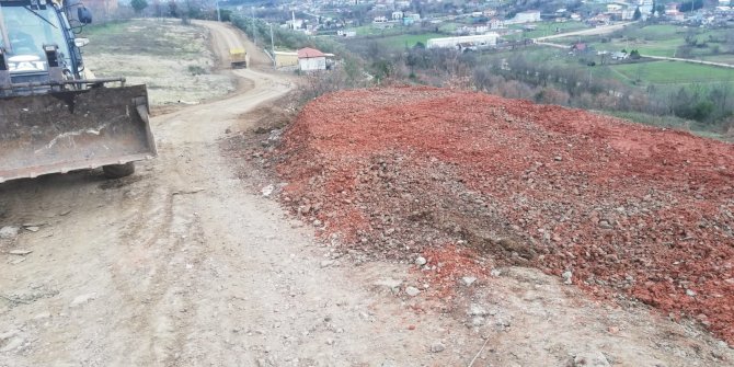 Başiskele’de Üstyapı Çalışmaları Sürüyor