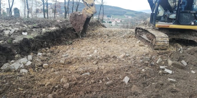 Başiskele’de Üstyapı Çalışmaları Sürüyor