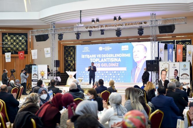 Gürkan, Ak Parti Ana Kademesine Sunum Yaptı