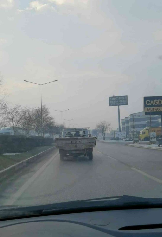 Patlak Lastikle Seyreden Sürücü Cezasız Kalmadı