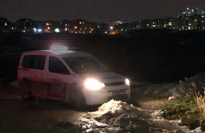 Büyükçekmece’de Polisten Boş Arazide Helikopter Destekli Arama
