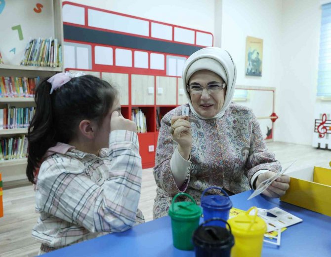 Emine Erdoğan, Bebek Kütüphanesi’nin Açılışını Yaptı