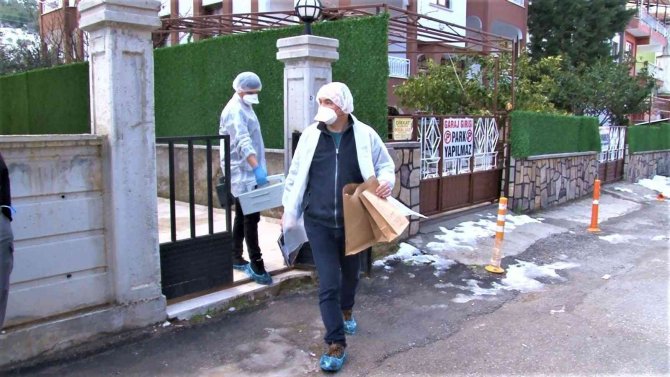 Kız Arkadaşıyla Kaldığı Apartta Ölü Bulunan Genç Kalp Krizinden Ölmüş