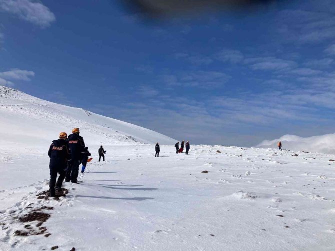 Diyarbakır Afad,1957 Rakımlı Karacadağ’da Çığ Tatbikatı Gerçekleştirdi