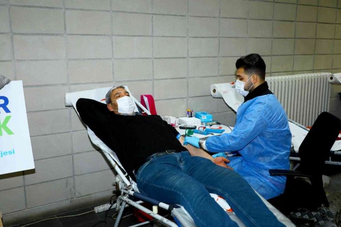 Yenişehir Belediyesi Çalışanlarından Kan Bağışı