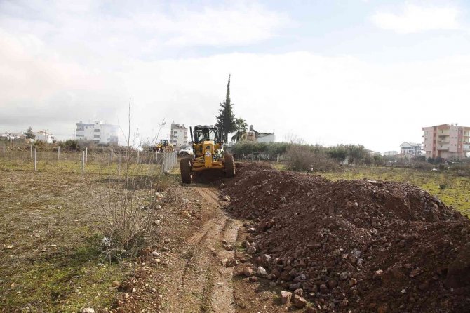 Döşemealtı Belediyesinden Yol Yapım Çalışması