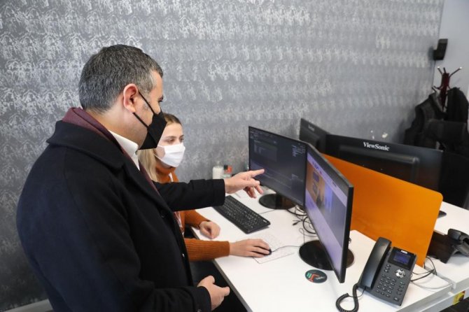 Vali Atay, Bilsoft Arge Merkezini Ziyaret Etti