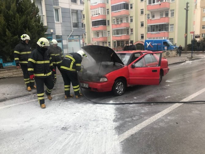 Lpg’si Biten Otomobilini Benzine Aldığı Esnada Alevler Yükseldi
