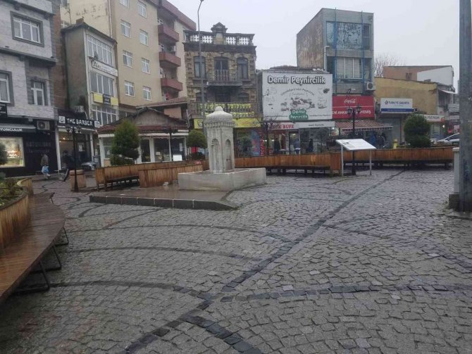 Uzunköprü’de Karla Karışık Yağmur Etkili Oluyor