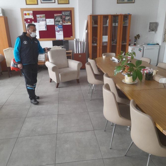 Pursaklar Belediyesi Okulları Baştan Aşağı Dezenfekte Ediyor