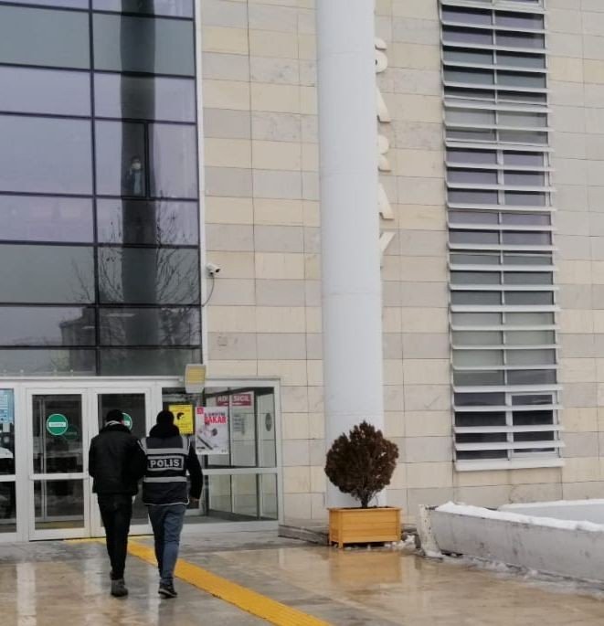 Araçlardan Akü Çalan Zanlı Yakalandı