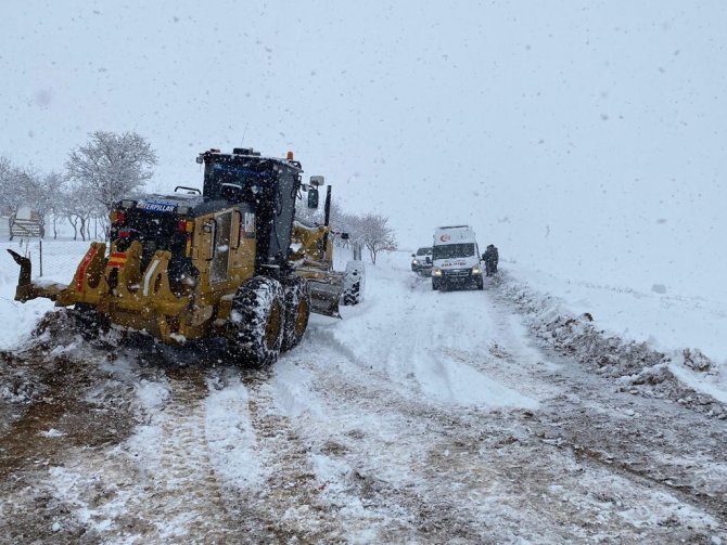 Elazığ’da Kapalı Köy Yollarının 520’si Açıldı