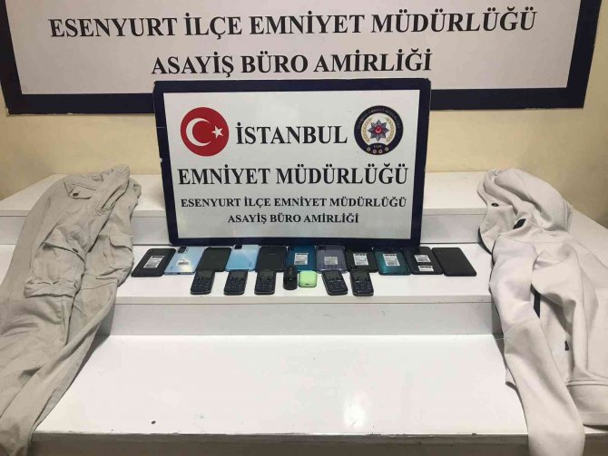 Fare Gibi Duvarı Delip Binlerce Liralık Telefon Çaldılar