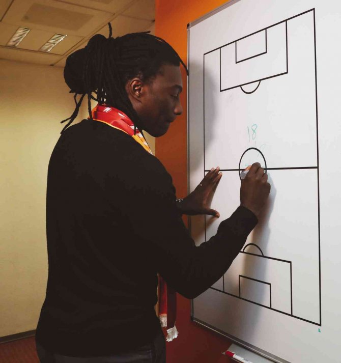 Bafetimbi Gomis Resmen Galatasaray’da