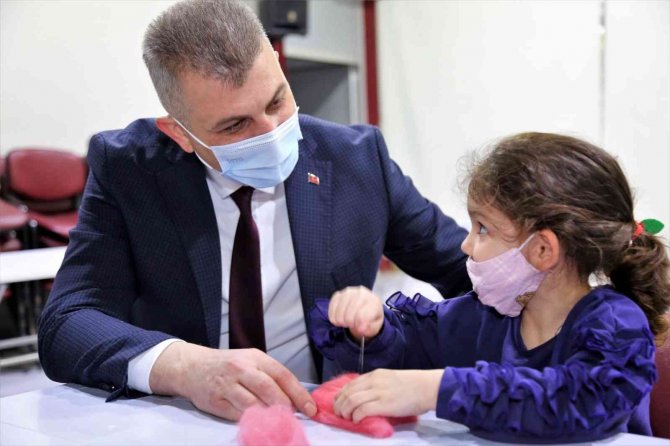 Gölcük’te Öğrenciler Keçe Yapımını Öğrendi
