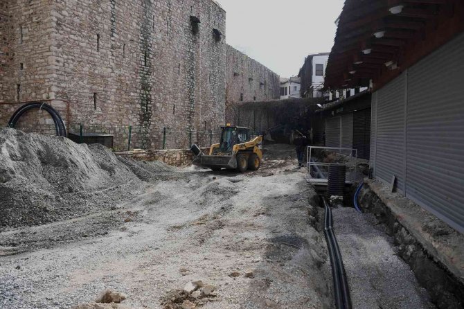 Kuşadası Pazarları Turistleri Modern Yüzüyle Karşılayacak