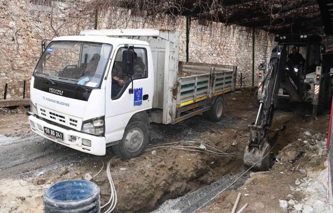 Kuşadası Pazarları Turistleri Modern Yüzüyle Karşılayacak