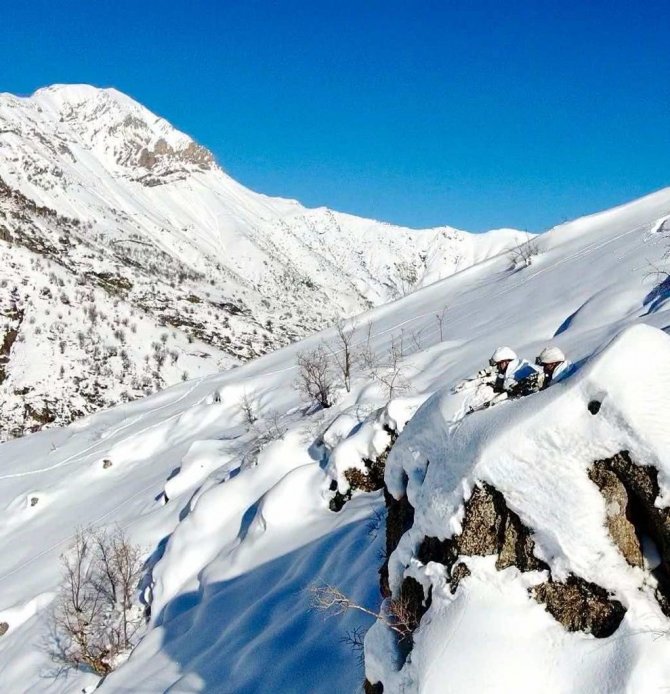 İ̇çişleri Bakanlığınca Eren Kış-18 Hakkari-kazan Vadisi Şehit Jandarma Astsubay Başçavuş Timuçin Aladağ Operasyonu Başlatıldı
