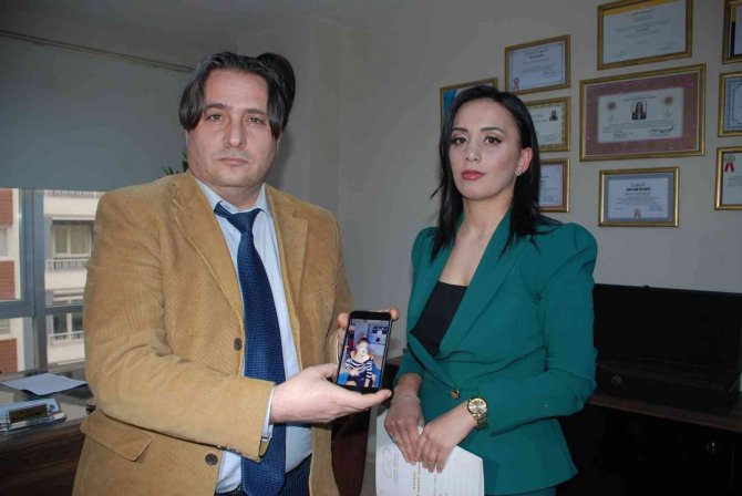 Annenin Tiktok Mesaisi, Velayeti Kaptırdı
