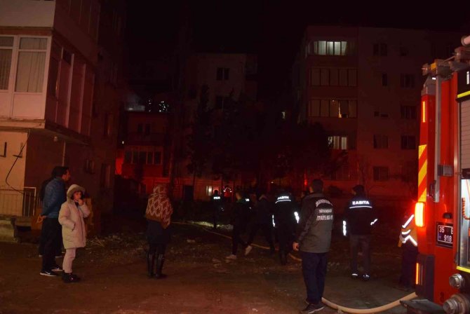 İ̇zmir’de Tügva’ya Ait Binada Yangın Çıktı