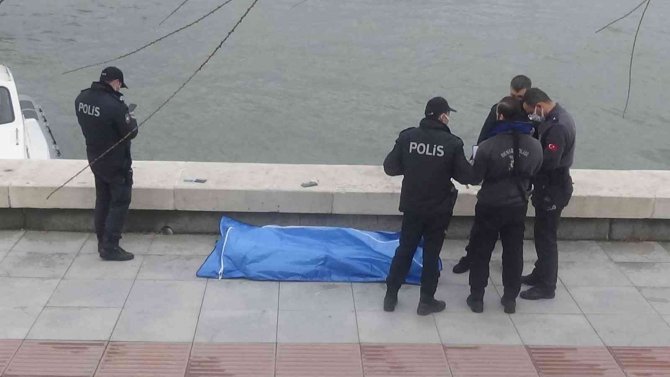 Denizden, Üniversite Öğrencisinin Cesedi Çıktı