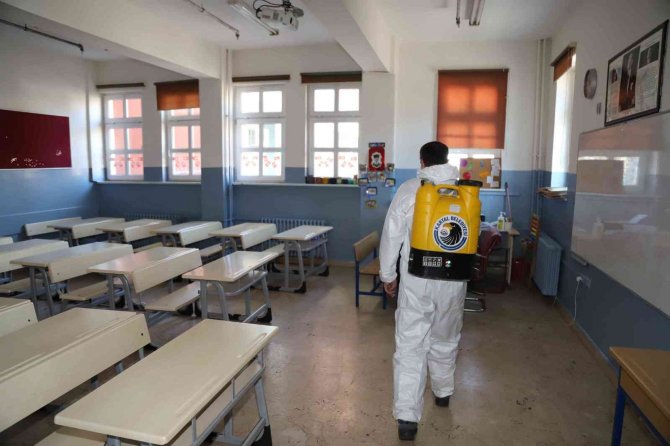 Kartal’da Okullarda İkinci Dönem Öncesi Hijyen Çalışmaları Başladı
