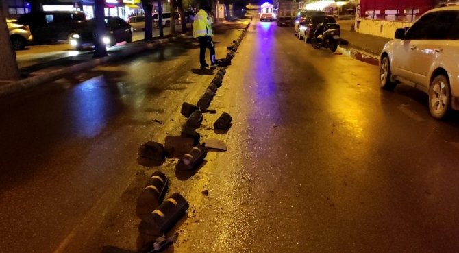 Kaza Yapan Aracın Kırdığı Taşlara Çarparak Takla Attı