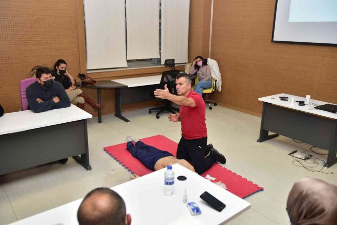 Kepez Belediyesi Personeline İlkyardım Eğitimi