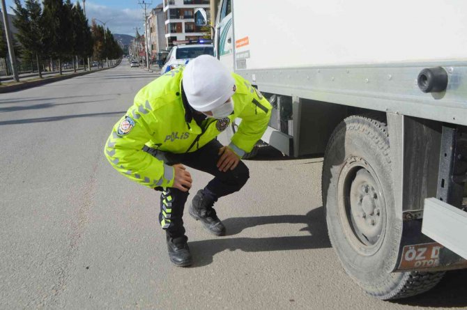 Tavşanlı’da Kış Lastiği Denetimleri Devam Ediyor