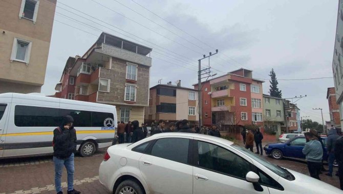 Terastan Düşen 15 Yaşındaki Çocuk Hayatını Kaybetti