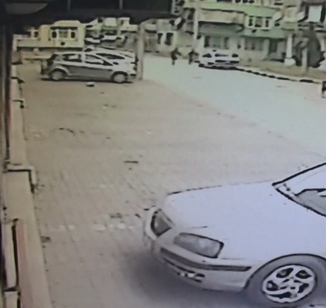Sokak Ortasında Bıçaklı Kavga: 1 Yaralı